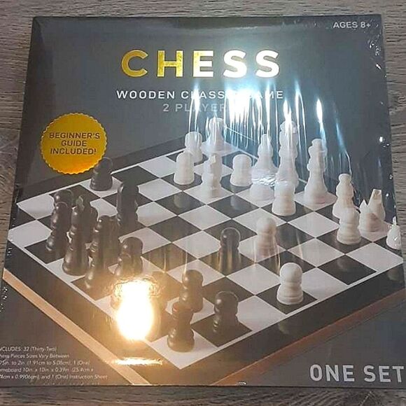 Classic Wooden Chess Set - Black and White - Picture 1 of 1